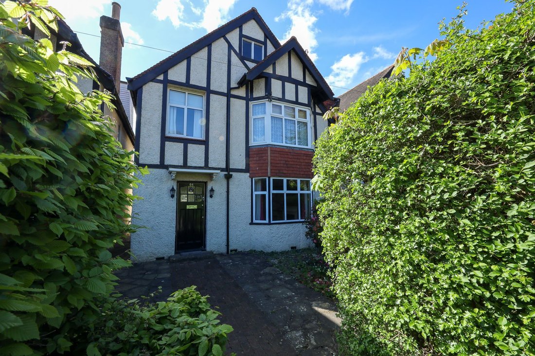 House in Burgess Hill, England 1 - 17797215