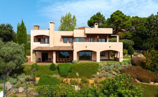 Villa in Sant Pol de Mar, Catalonia, Spain 1