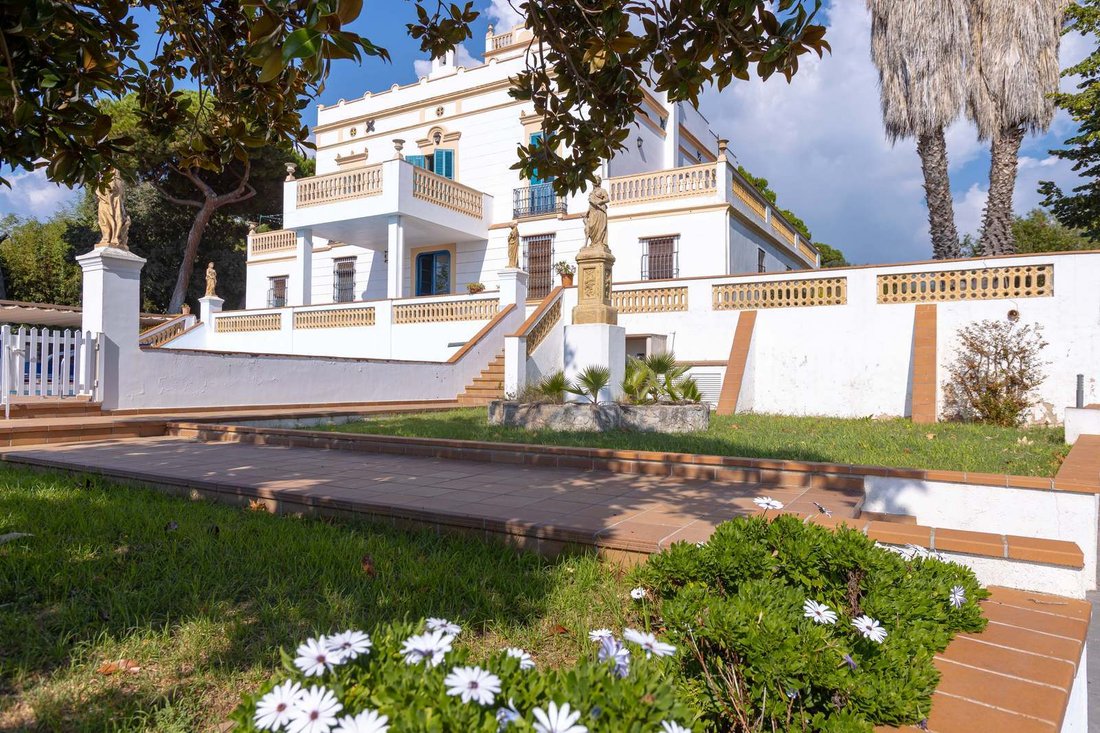 Villa in Arenys de Mar, Catalonia, Spain 3 - 16988246