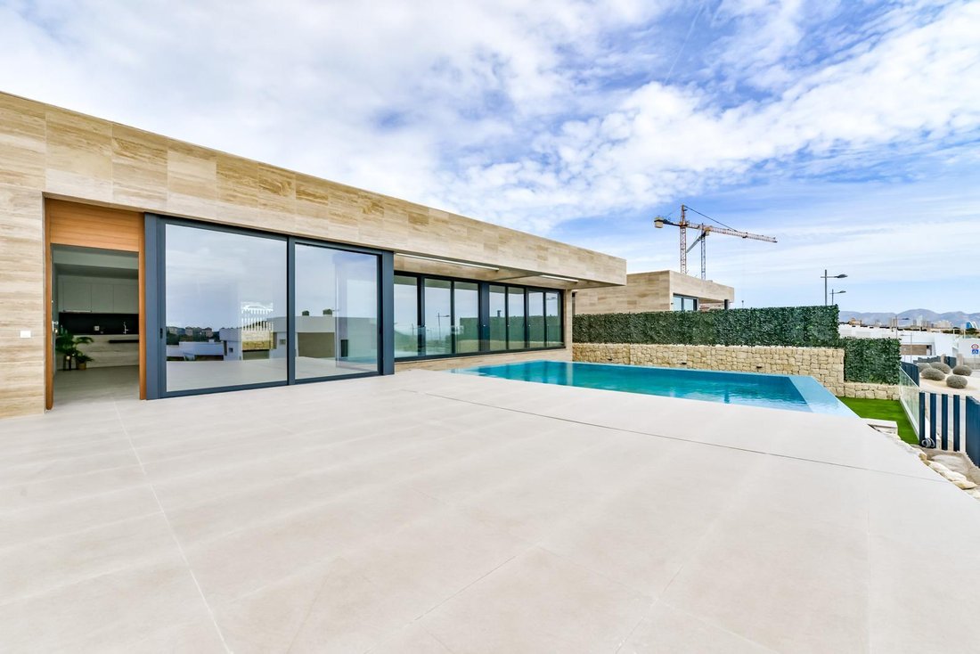 Villa in Finestrat, Valencian Community, Spain 2 - 16989277