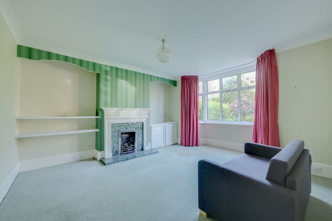 House in Burgess Hill, England 4 - 17797215