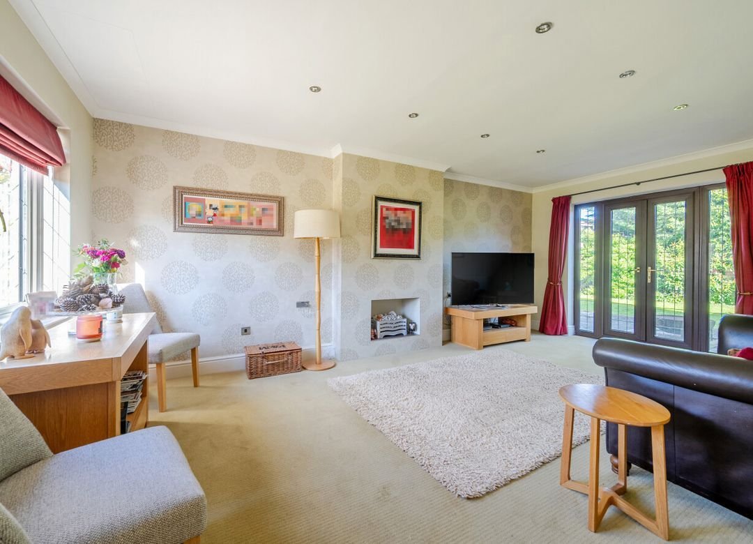 House in Milton End, Kempsford, England 4 - 17798449