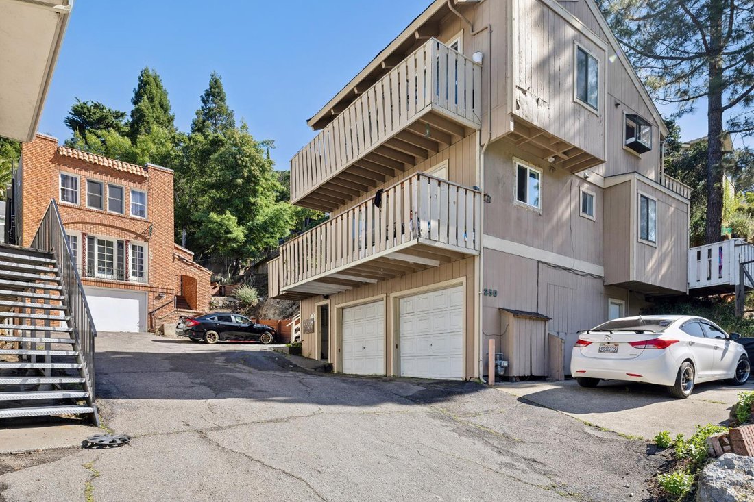 San Anselmo, California, United States 2 - 17800012