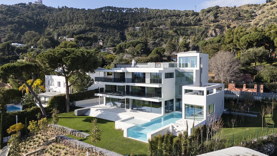 Villa in Les Corts, Barcelona, Spain 3 - 15094816