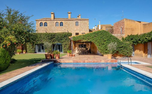 Villa in Ullastret, Catalonia, Spain 1
