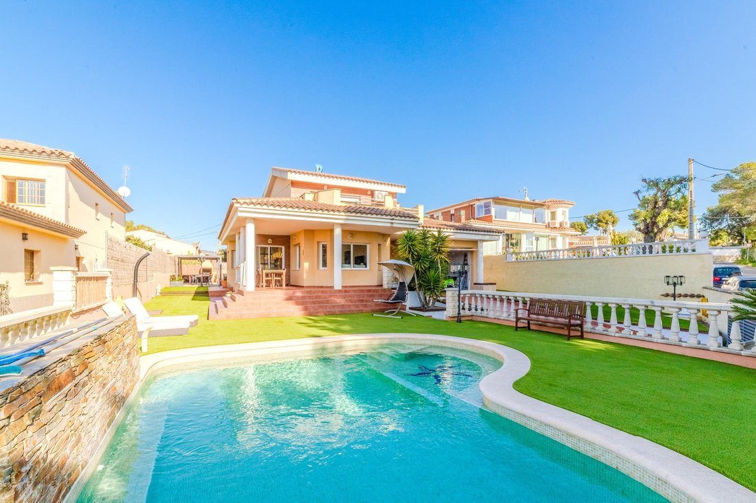 Villa in Sant Pere de Ribes, Catalonia, Spain 5 - 16988243