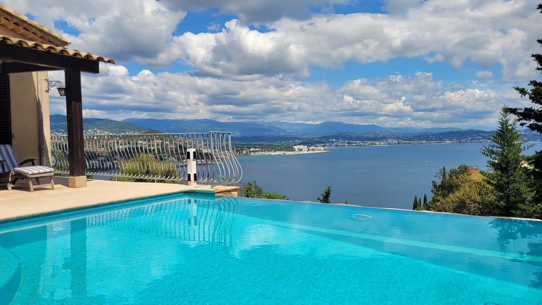 House in Théoule-sur-Mer, Provence-Alpes-Côte d'Azur, France 2 - 15699701