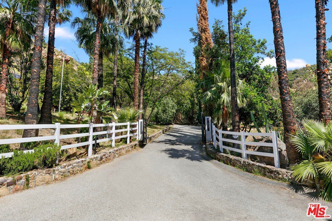 Land in Malibu, California, United States 1 - 17801551