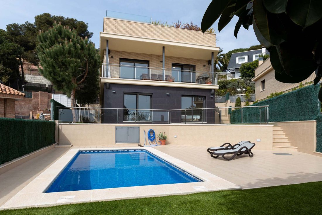 Villa in Premia de Dalt, Catalonia, Spain 1 - 16988059