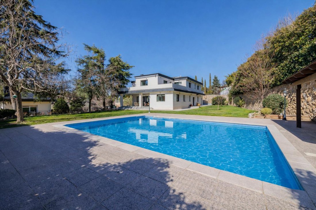 Villa in Boadilla del Monte, Comunidad de Madrid, Spain 2 - 16987755