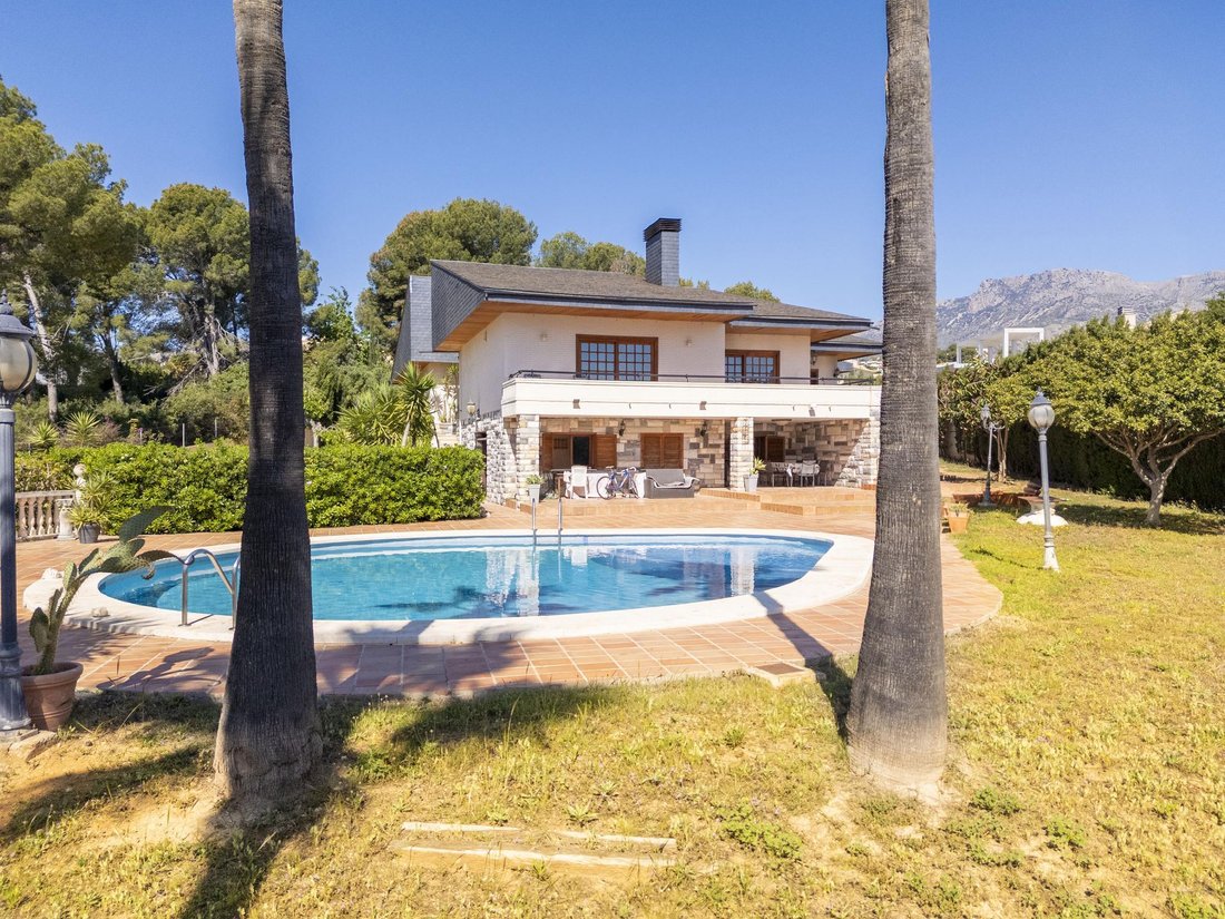 Villa in la Nucia, Valencian Community, Spain 1 - 16988732