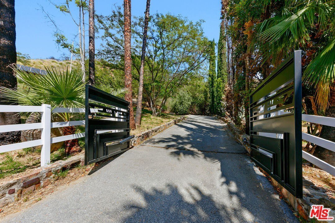 Land in Malibu, California, United States 5 - 17801551
