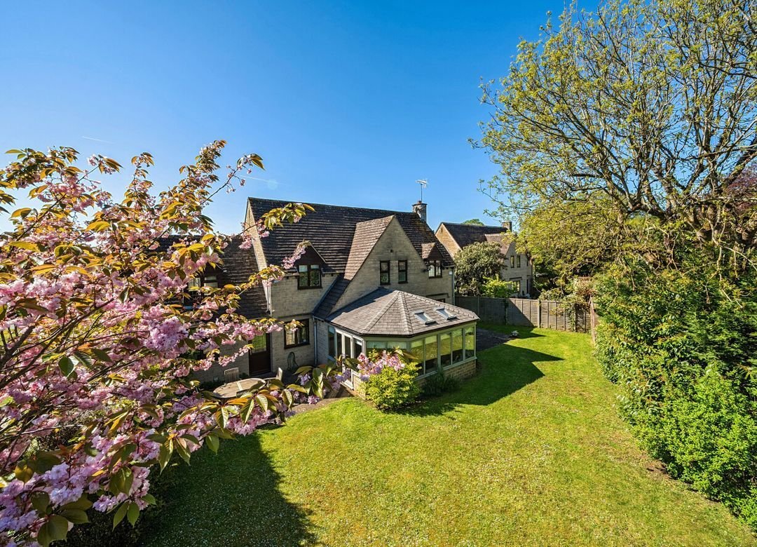 House in Milton End, Kempsford, England 3 - 17798449