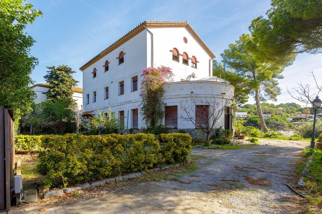 Villa in Premia de Dalt, Catalonia, Spain 4 - 17396334