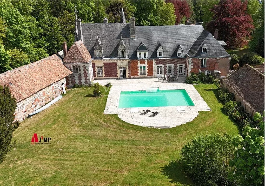 Estate in France 2 - 17797447