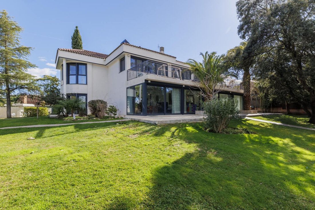 Villa in Boadilla del Monte, Comunidad de Madrid, Spain 2 - 17286438