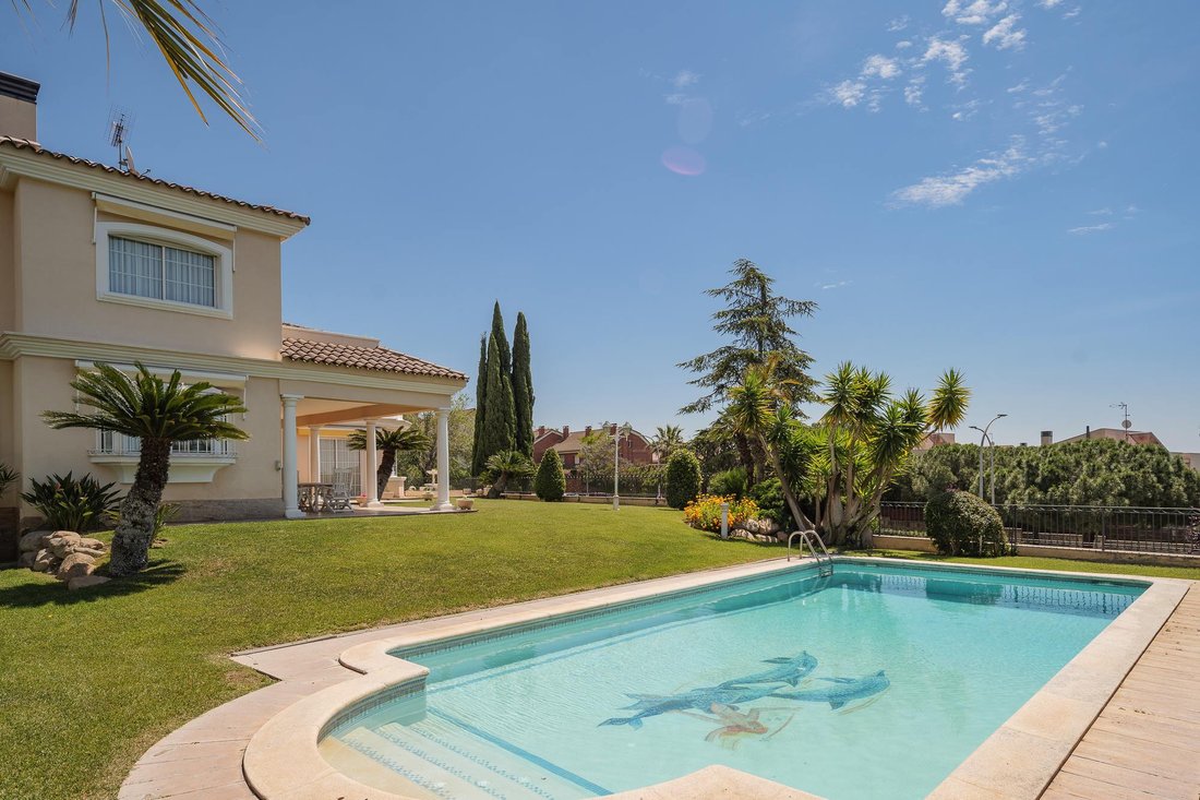 Villa in Vilassar de Dalt, Catalonia, Spain 1 - 16989023