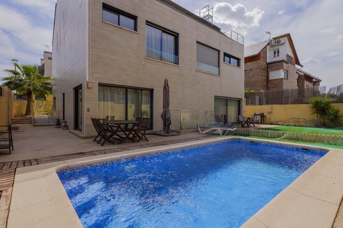 Villa in Pozuelo de Alarcon, Comunidad de Madrid, Spain 1 - 17734745