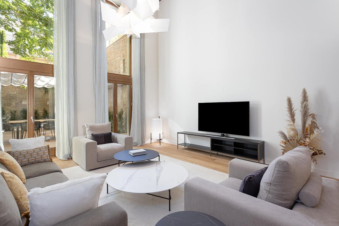 Apartment in Eixample, Barcelona, Spain 5 - 10764234