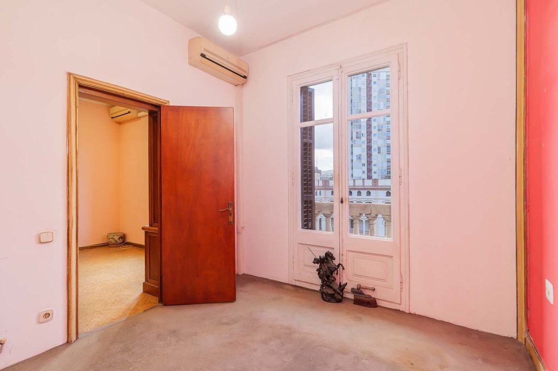 Apartment in Eixample, Barcelona, Spain 3 - 17531414