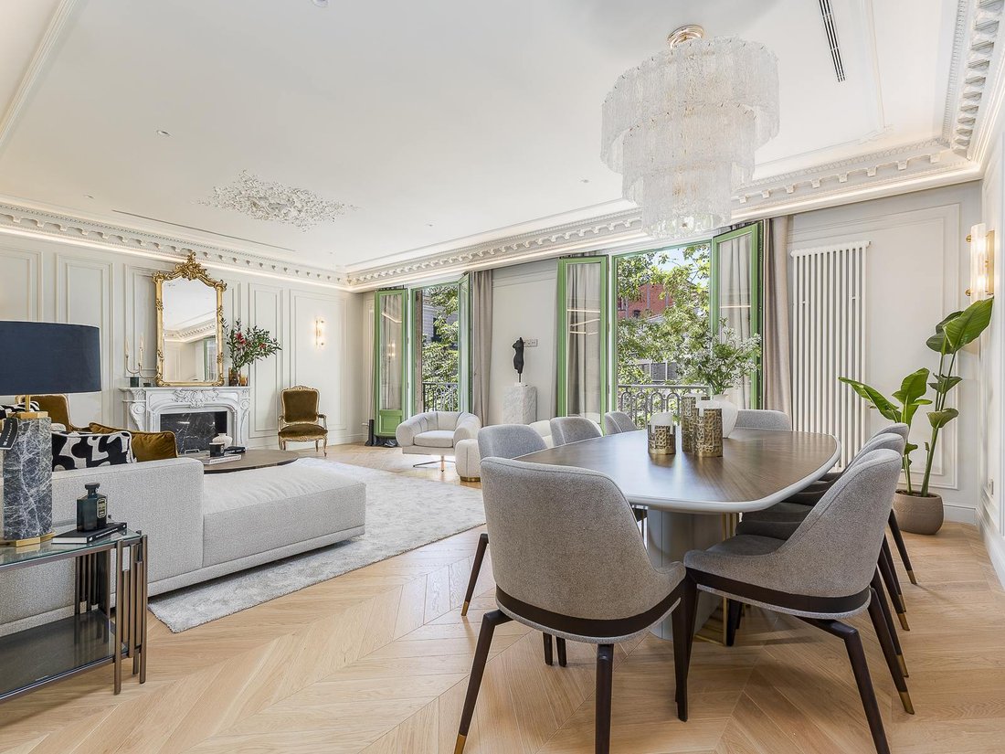 Apartment in Eixample, Barcelona, Spain 2 - 14983235