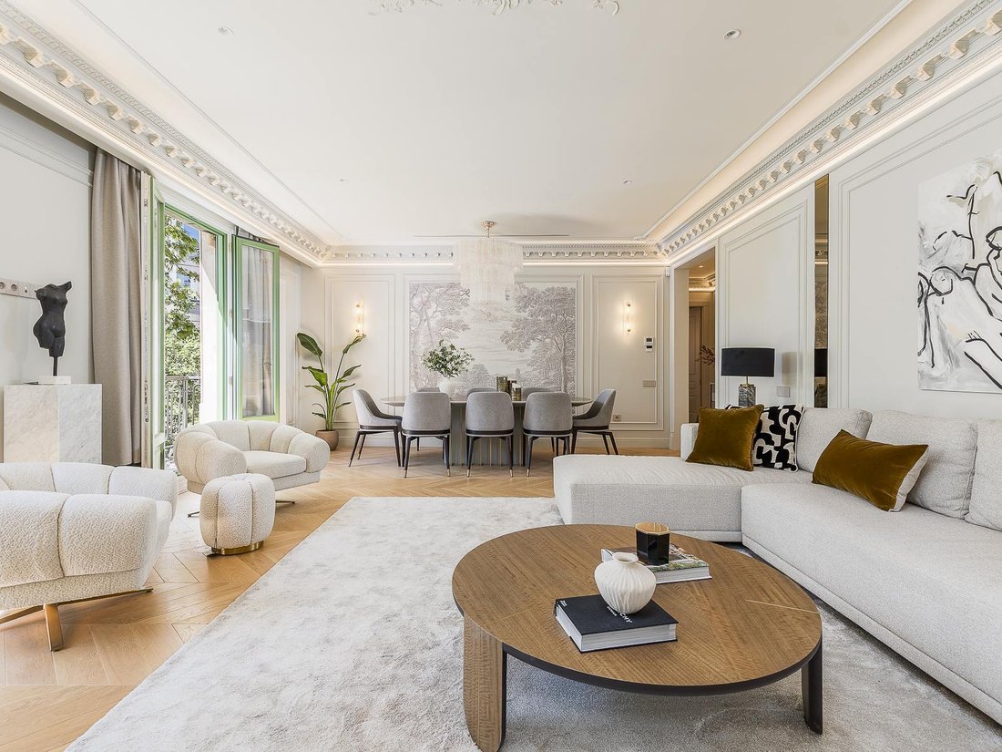 Apartment in Eixample, Barcelona, Spain 3 - 14983235