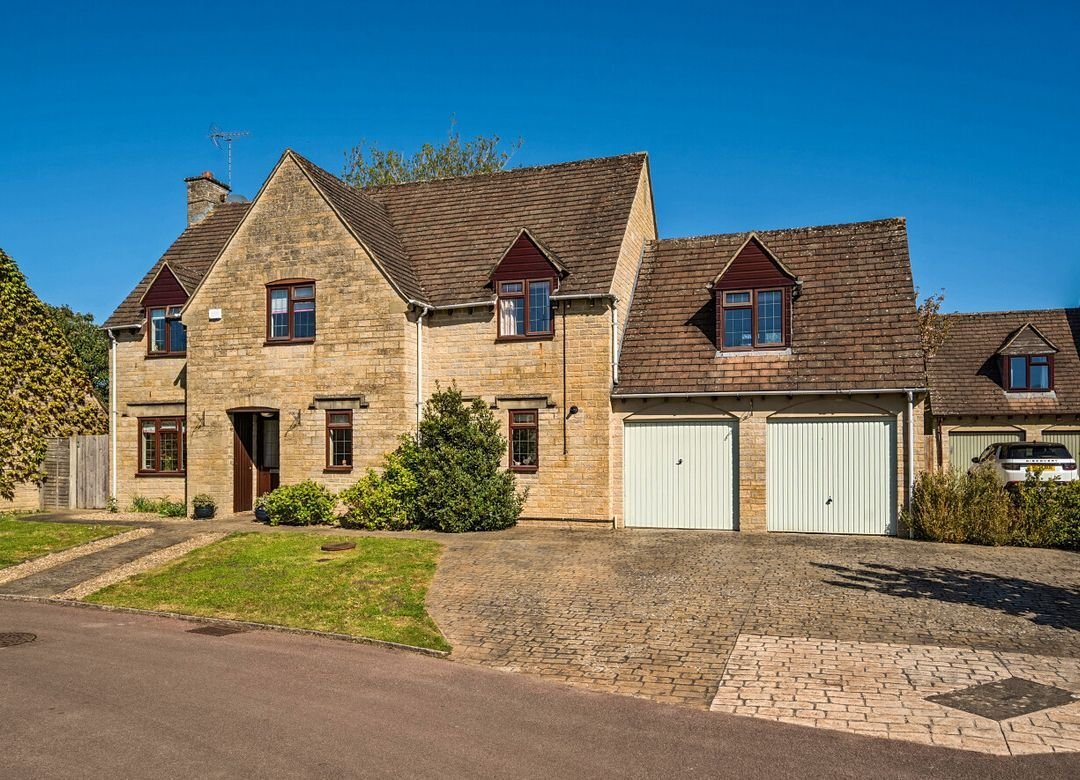 House in Milton End, Kempsford, England 2 - 17798449