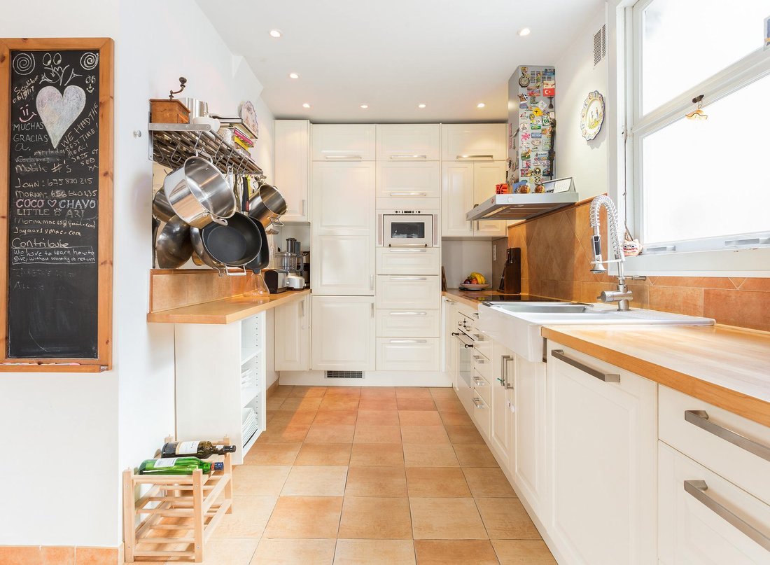 Apartment in Ciutat Vella, Barcelona, Spain 5 - 17595292