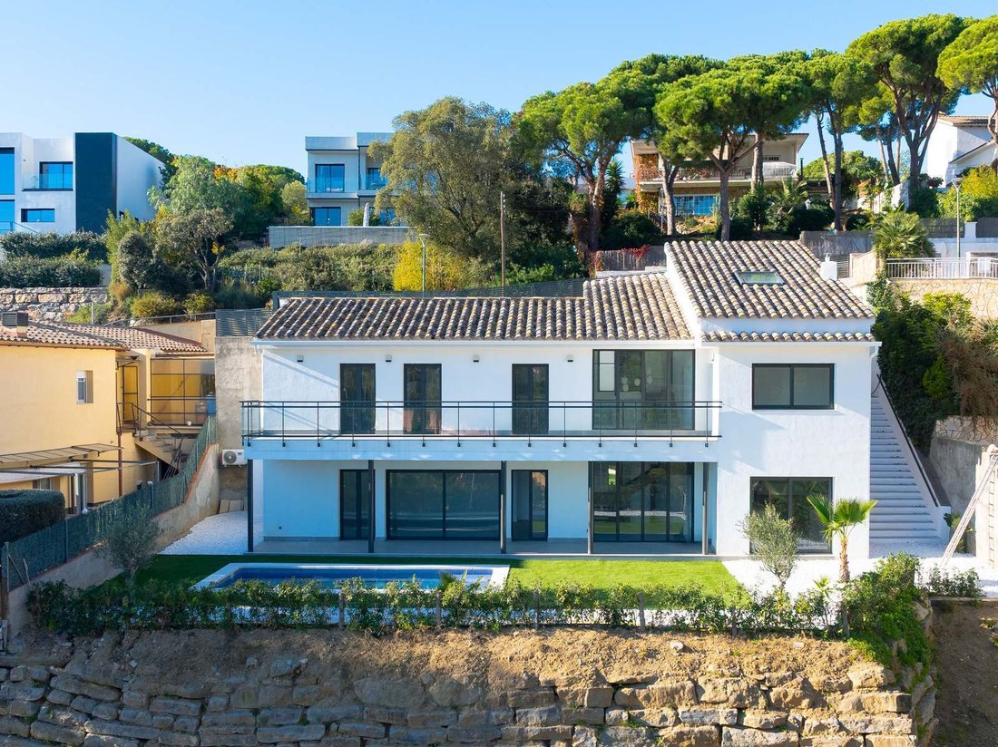 Villa in Cabrils, Catalonia, Spain 2 - 16987721