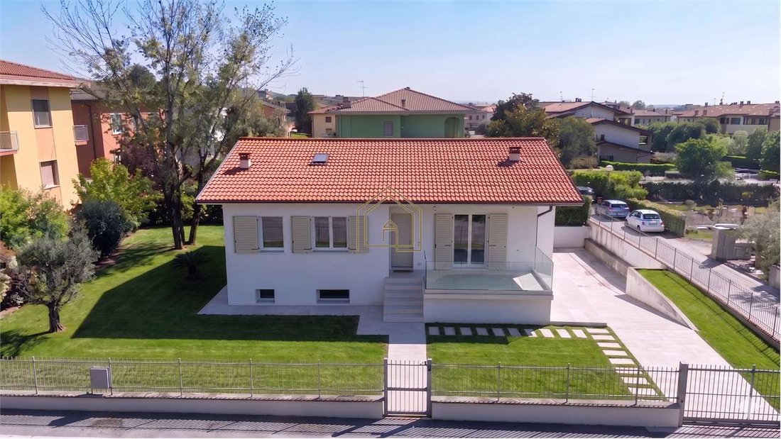 Villa in Pozze - San Martino, Lonato del Garda, Lombardy 2 - 17798583