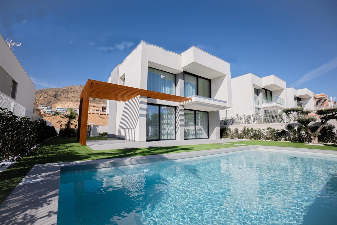 Villa in Finestrat, Valencian Community, Spain 1 - 16989207