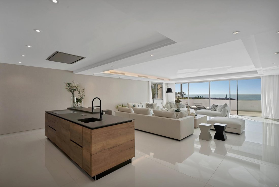 Apartment in Puerto Banus, Marbella, Spain 1 - 17431707