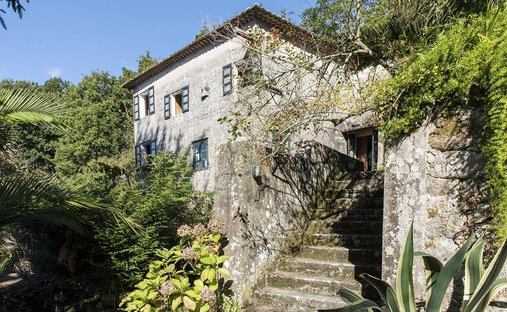 Country House in Priegue, Nigran, Spain 1