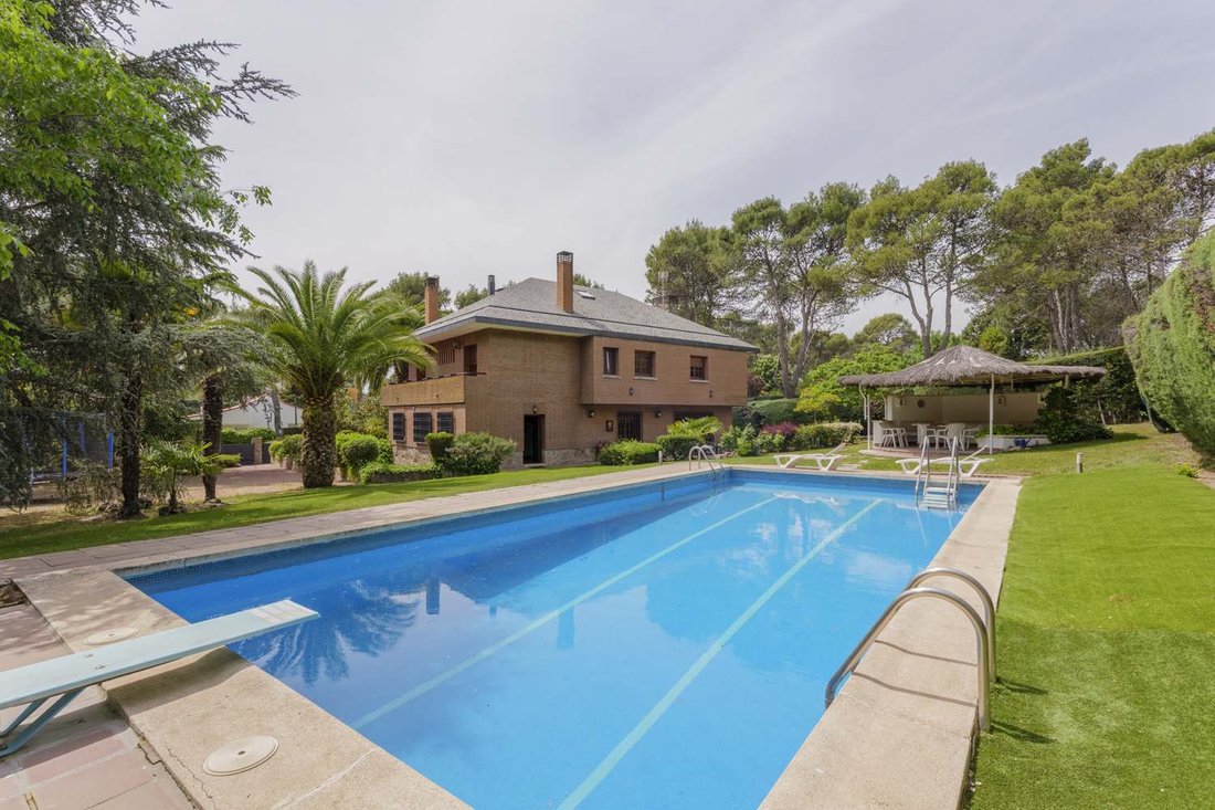 Villa in Boadilla del Monte, Comunidad de Madrid, Spain 2 - 17744571
