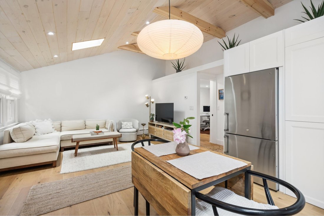 Hampton Bays, New York, United States 2 - 15879093