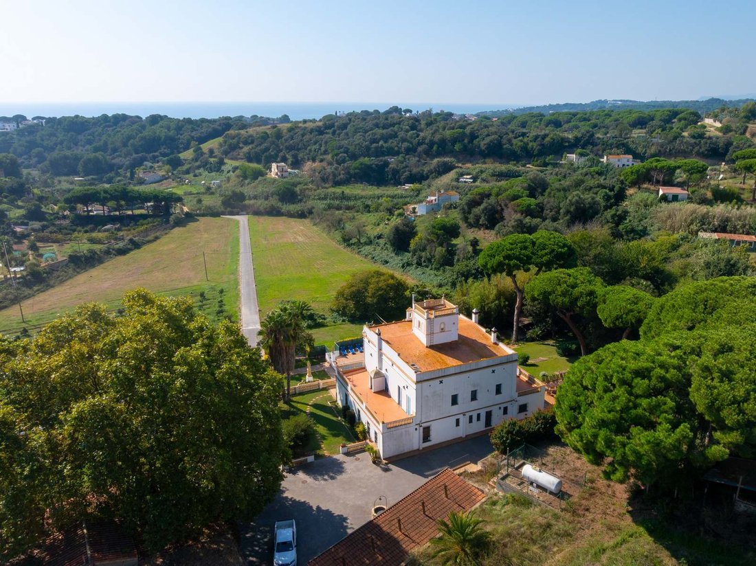 Villa in Arenys de Mar, Catalonia, Spain 2 - 16988246