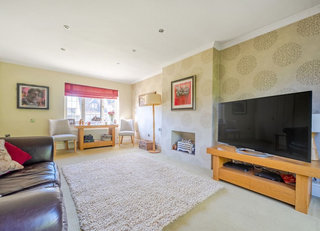 House in Milton End, Kempsford, England 5 - 17798449