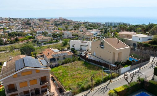 Land in Alella, Katalonien, Spanien 1