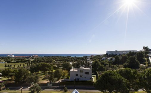 Land in Sitges, Katalonien, Spanien 1