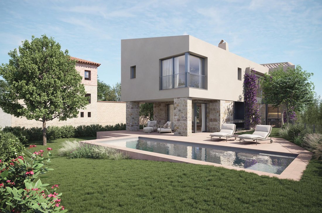Villa in Saus, Camallera i Llampaies, Catalonia, Spain 1 - 16988679