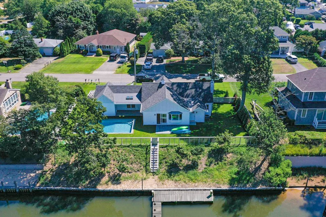 Farm Ranch in East Quogue, New York, United States 2 - 17797446