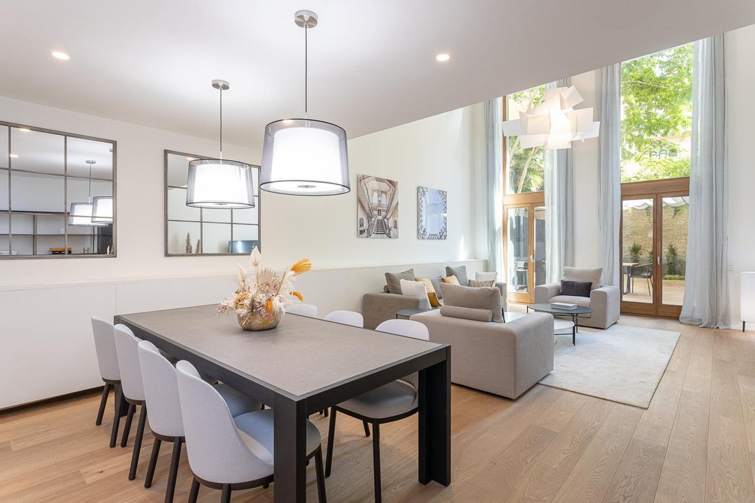 Apartment in Eixample, Barcelona, Spain 1 - 10764234