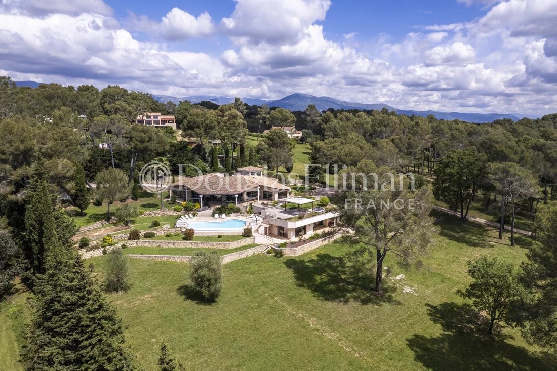 Villa in Mougins, Provence-Alpes-Côte d'Azur, France 1 - 17797383