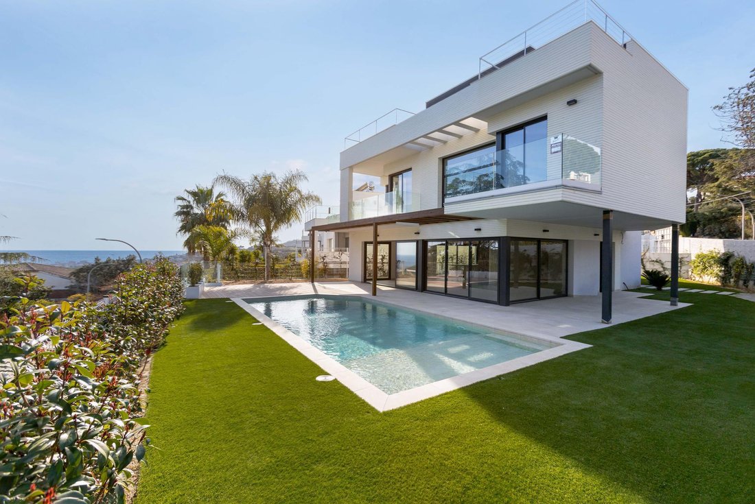 Villa in Vilassar de Dalt, Catalonia, Spain 2 - 16988856