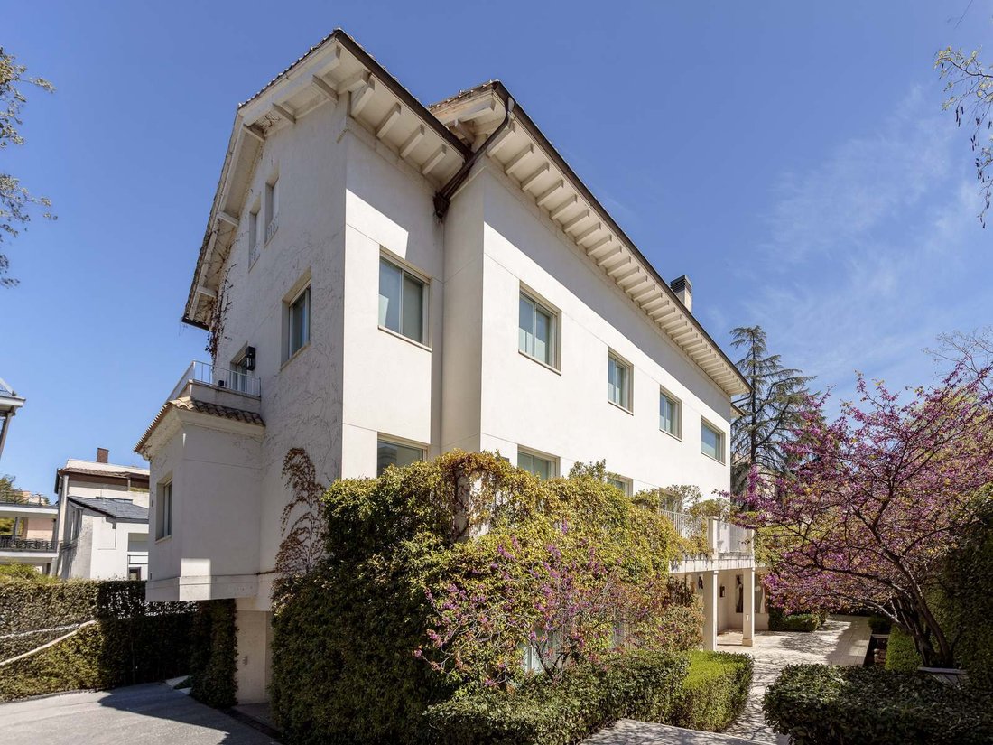 Villa in Moncloa-Aravaca, Madrid, Spain 2 - 17537385