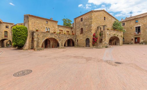 Villa in Cruilles, Monells i Sant Sadurni de l'Heura, Catalonia, Spain 1