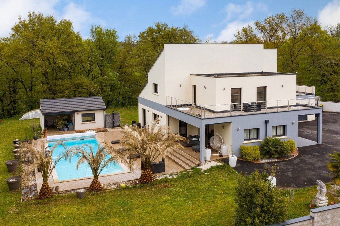 Villa in Ussac, Nouvelle-Aquitaine, France 1 - 17796795