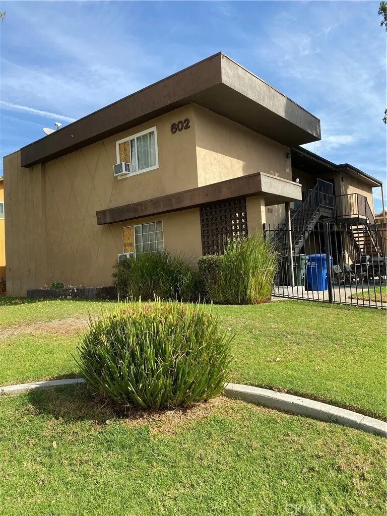 Pomona, California, United States 1 - 17799199