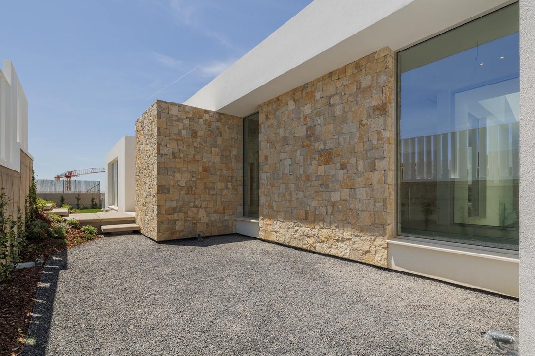 Villa in Boadilla del Monte, Comunidad de Madrid, Spain 1 - 16988490