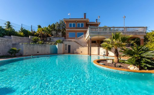 Villa in Alella, Catalonia, Spain 1